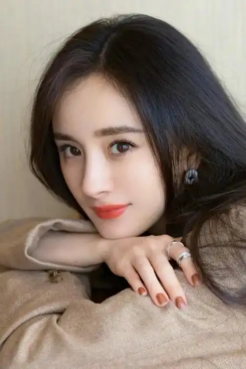 女星人气排行榜前五:4名演员,1名歌手