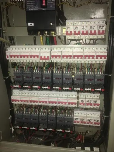 本人27岁 从事电工五年 可以配高低压一二次线 可以做变频柜一些常见