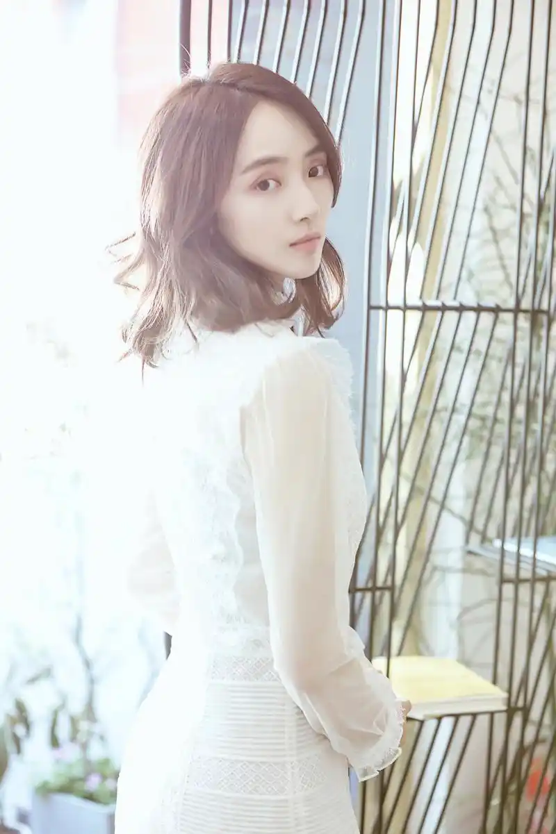 我是特种兵里的刘晓洁美照,一眼就被她吸引了