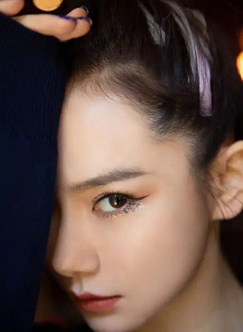 戚薇高级质感时尚写真图片29