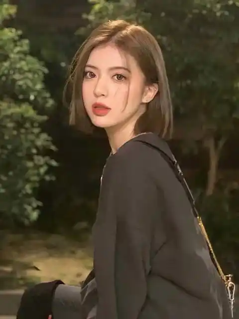 适合瓜子脸的短发女学生5