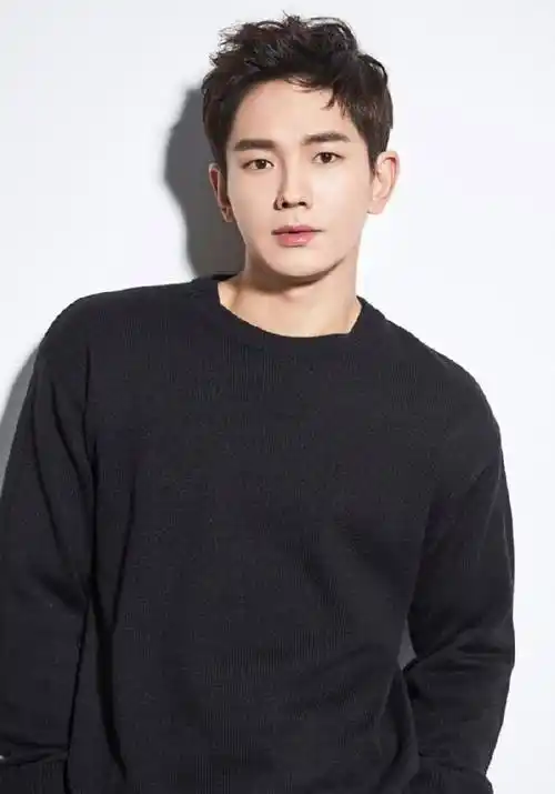 成勋个人资料(18位快要"奔四"的韩国男星) | 说明书网