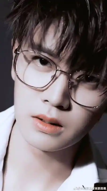 任嘉伦  可帅可甜 男人该有的样子 你喜欢吗?