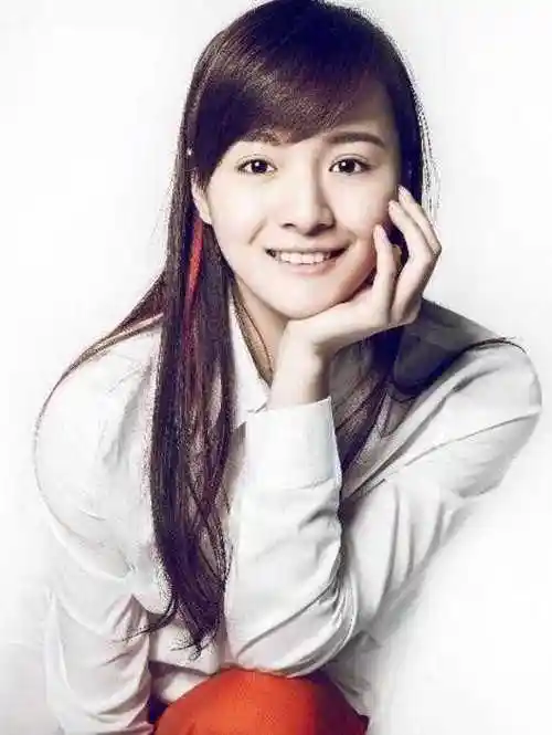 翟天临前女友李依伊背景资料大起底