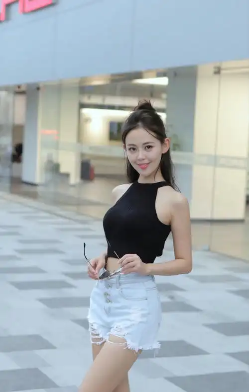 p>昕瑶(sharon ),1995年11月21日生于江西省宜春市,毕业于 a target=