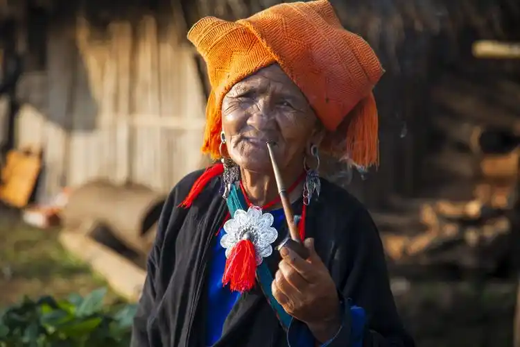 原创云南400年古寨消失火海,翁丁神秘的原始部落习俗,你了解吗?
