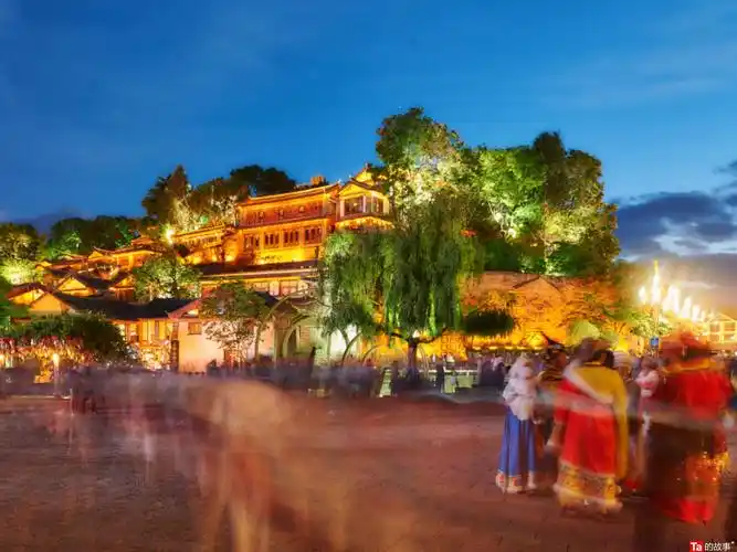 纸醉金迷灯红酒绿手机长曝下的快感