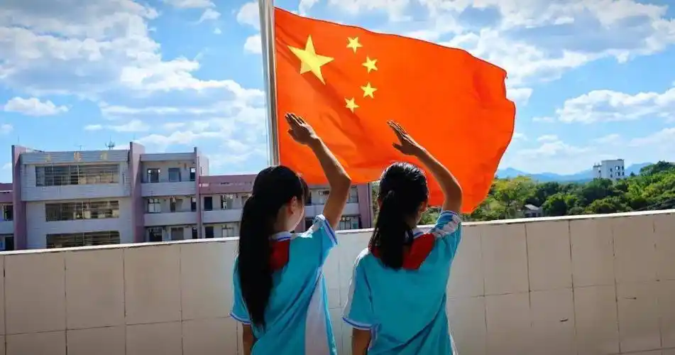 向国旗敬礼我为祖国送祝福二