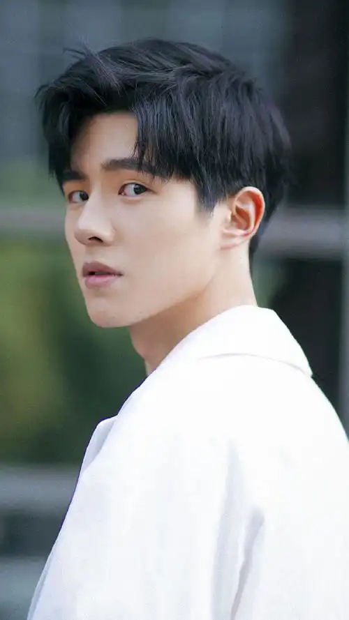 刘昊然清新帅气白衣少年写真图片手机壁纸