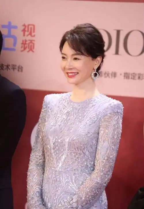 "旗袍皇后"陈数晒自拍,气质迷人,魅力十足_方艳芸_角色_电视剧