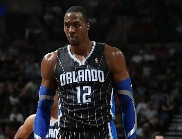 21世纪联盟有许多优秀的防守者,像霍华德,戈贝尔,浓眉,伊巴卡等人,都