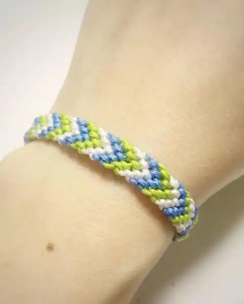 斜卷结手工编织手链,v字形的编法,清晰图解教程