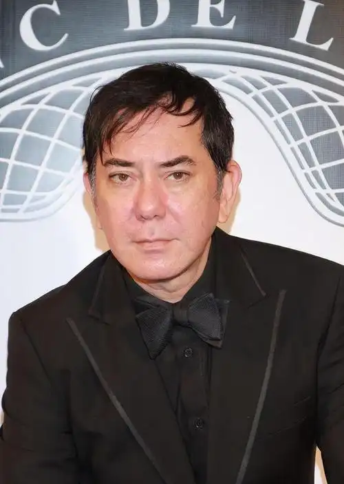 黄秋生现身金像奖被喊滚出国!