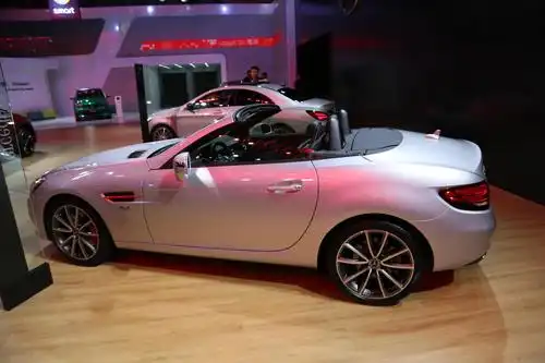 梅赛德斯奔驰slc26050万级别敞篷跑车车展实拍