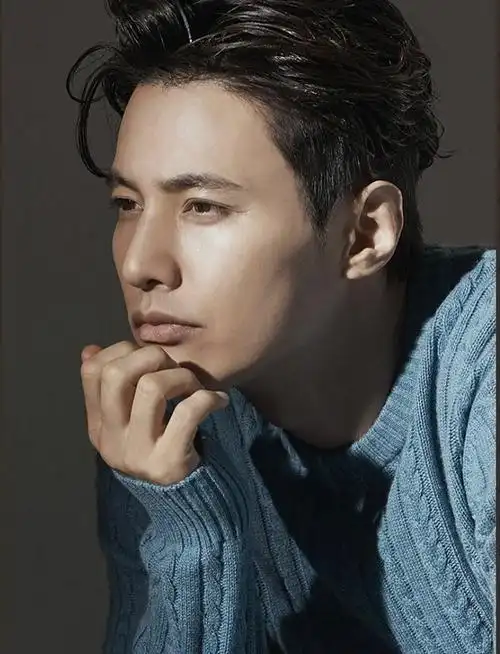 四十二岁元斌的最新画报,颜值还能打吗?