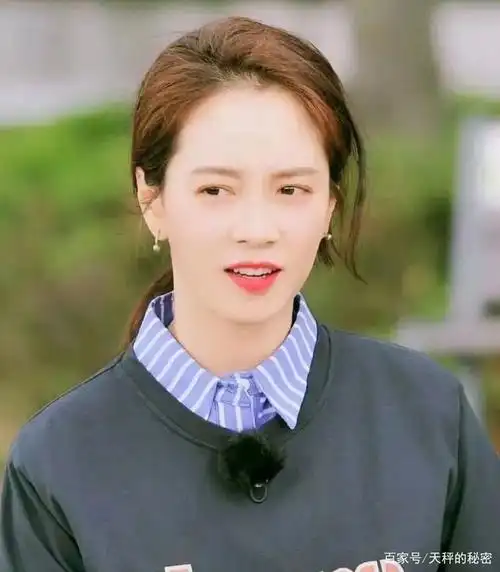 宋智孝的卧蚕非常的明显,视觉上给人一种满满的可爱软萌感,她的眼睛