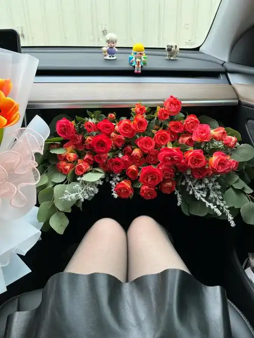 长满鲜花的副驾驶