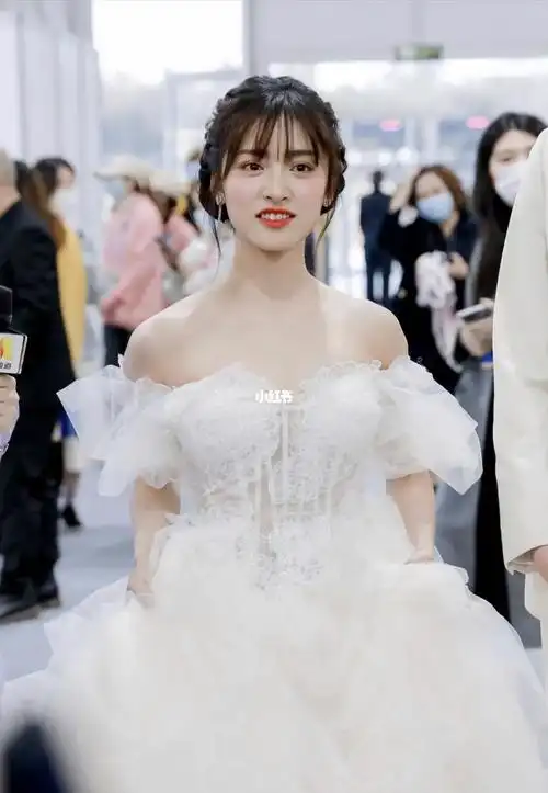 沈月林一金鸡奖闭幕红毯