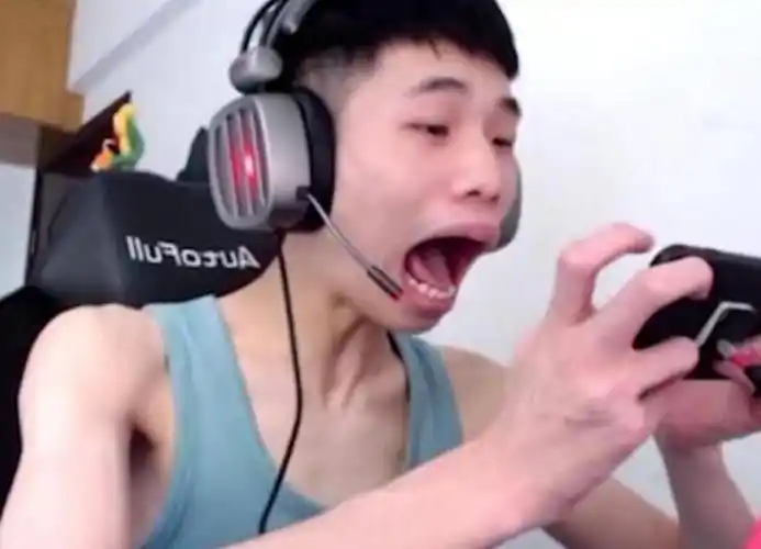 不用一颗子弹淘汰4人,引起圈内大佬注意|鲨鱼|手雷|主播_新浪新闻