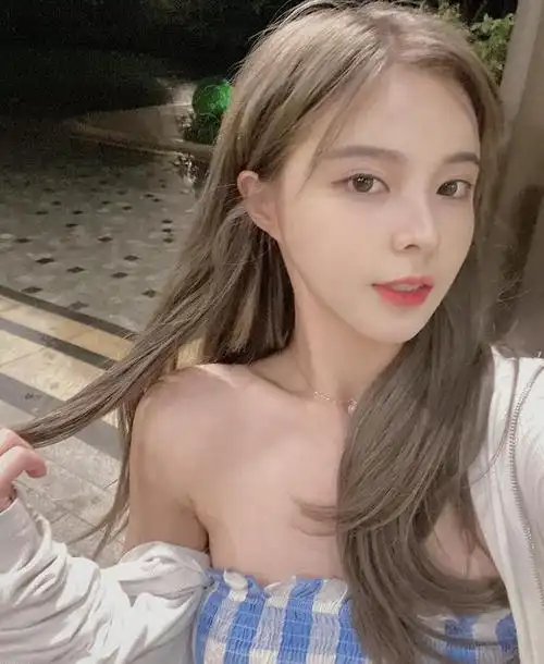 斗鱼女主播苏恩晒搬家遭质疑又是搬去了土豪家