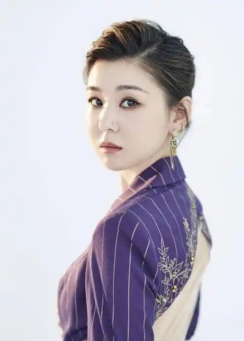 李小萌:虽然年近40,但看起来依旧是少女模样,出道20年不接吻戏