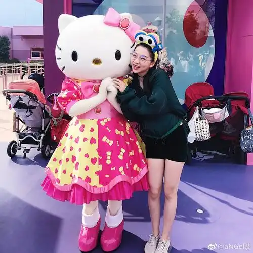 孙祥爱妻日本游玩 可爱卖萌少女心荡漾