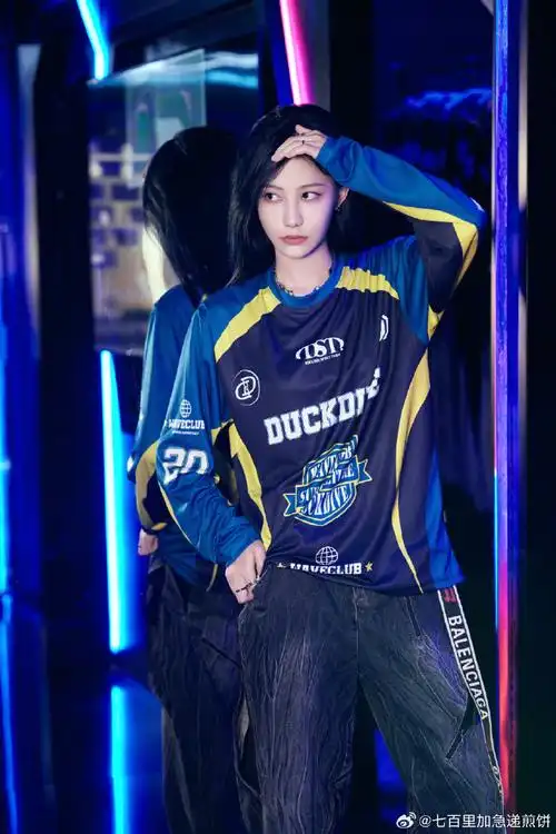 蓝色战队的赛车手袁一琦给我帅晕!#袁一琦音乐节直拍