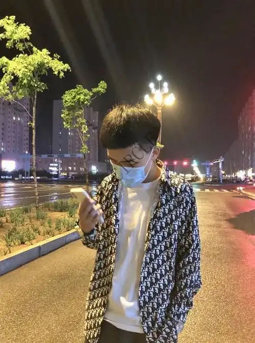 精神小伙外套男夏季潮流修身白色衬衫男社会人快手红人同款上衣服