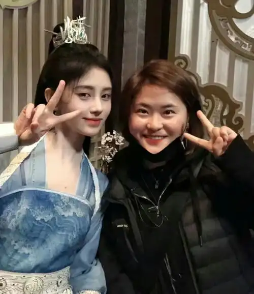 『記#鞠婧祎#@鞠婧祎』喜欢一些合照91专栏 · 东拼西凑的合集