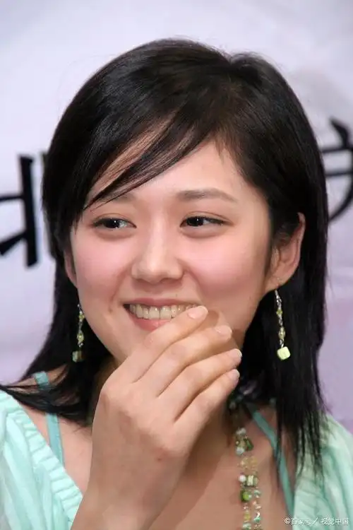 43岁的张娜拉,素颜照曝光,网友惊呼:她是吃了防腐剂吗?