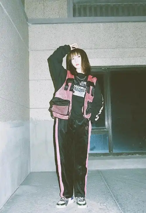 曾经的 lazyair & 现在的 all1n 一姐——乃万|一姐|美女_新浪新闻