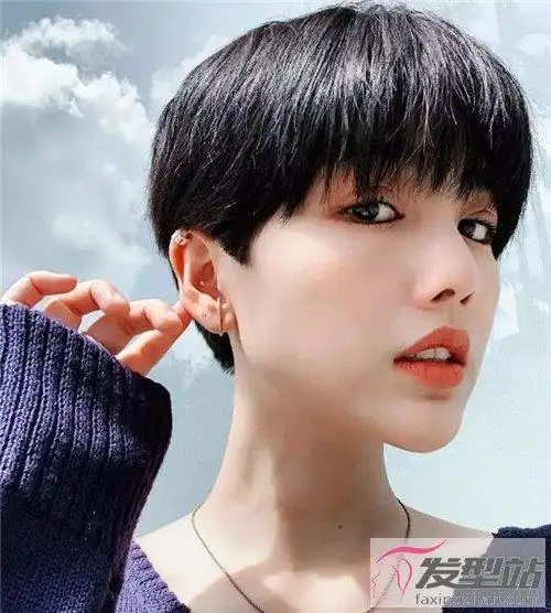 女生短发持续火爆 精灵短发成减龄利器_发型站_最新流行发型设计发型