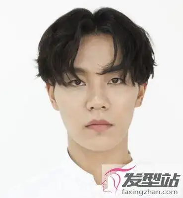 中分适合什么脸型男生 清爽利落赋予成熟味道_发型站_最新流行发型