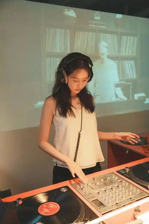 图片系列:  海报:林允儿_yooniverse  预告照1:林允儿_yooniverse