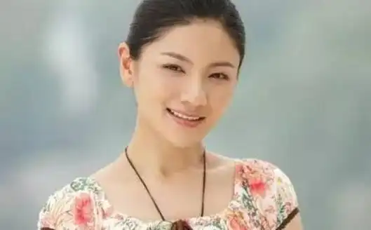 聂远的前任大家最熟悉的应该就是黄奕吧,但其实还有胡可!