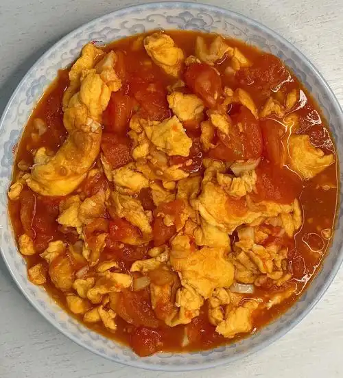 老妈夸我做饭小天才,西红柿97炒鸡蛋真的是干饭神器,用这个拌饭吃
