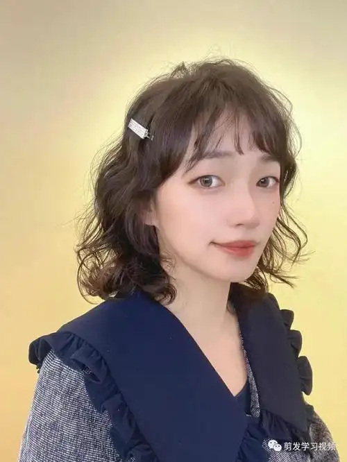 短发卷发发型图片女减龄2022(短发卷发发型图片女减龄2022)-天晟网