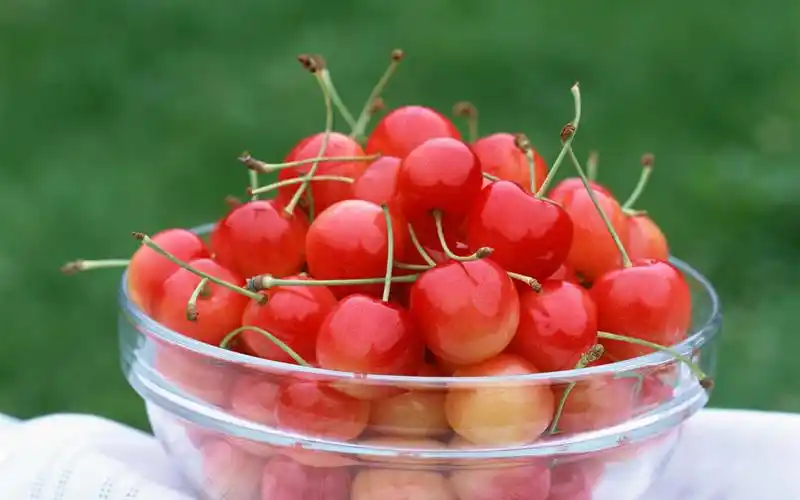 壁纸 玻璃碗,许多樱桃,水果 2880x1800 hd 高清壁纸, 图片, 照片