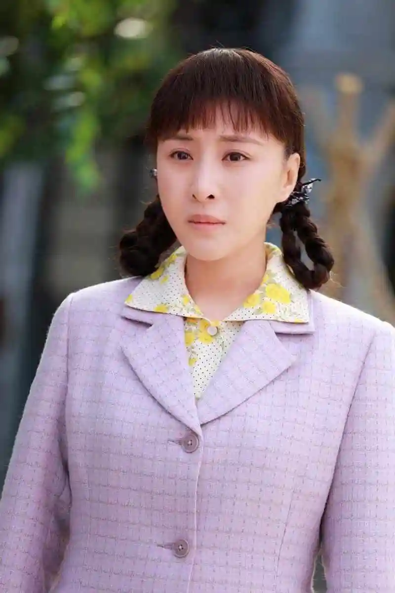 王雅捷《养母的花样年华》成"时髦精" 引领70年代时尚潮流风