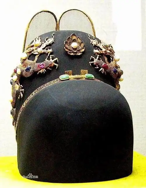 朝鲜国王高宗李熙照片乌纱帽古代官吏戴的一种帽子,后来也用来比喻