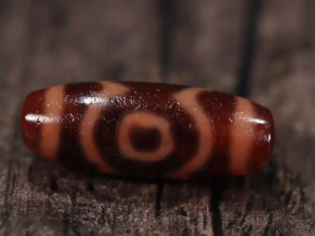 精品藏传红肉至纯三眼天珠尺寸312124mm精品藏传至纯三眼天珠珠型完美