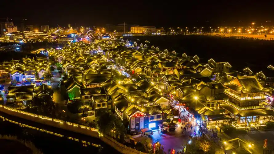 初冬,一脚踏进东夷小镇热气腾腾的烟火气里!