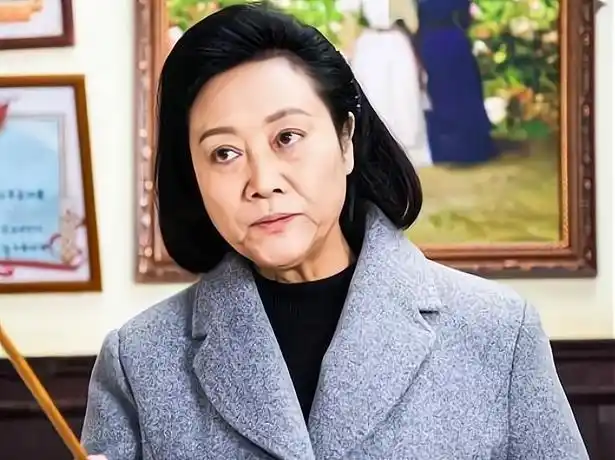 演了一辈子戏却靠女儿车晓的绯闻出名老戏骨王丽云亏不亏