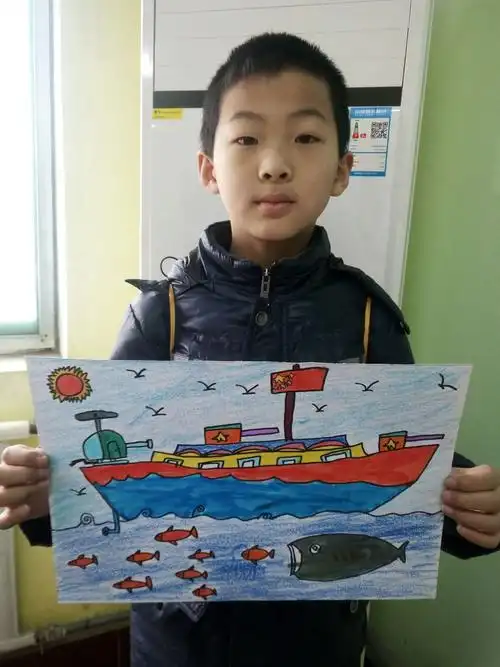 10点到12点儿童画《大海中的轮船》