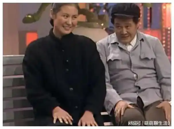 艺术家黄晓娟:与丈夫低调恩爱一生,儿子军校毕业有骄傲也有愧疚