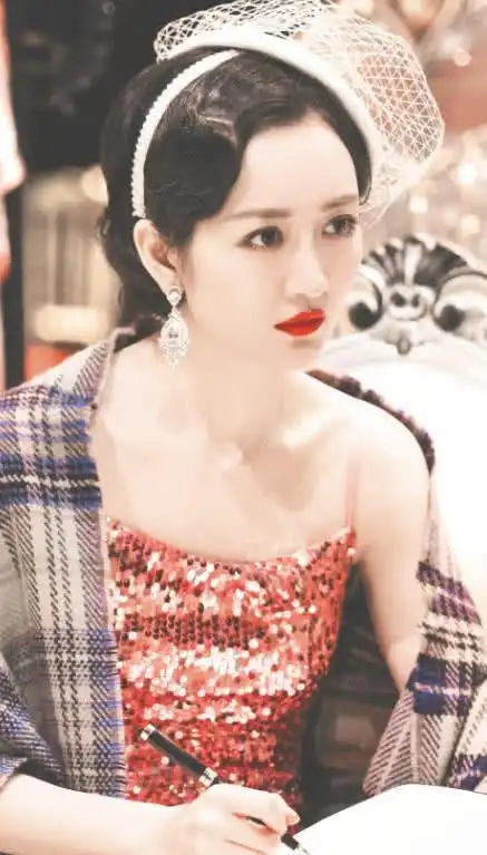 王鸥早期男人装写真曝光酥背太撩人网友这才是宅男女神