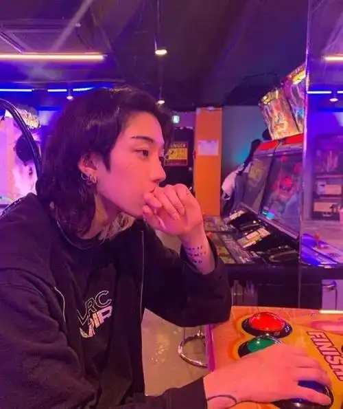 naver创始人的儿子「lren」以歌手身份正式出道!