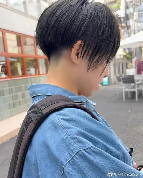 当下最火女发来了,两侧掏空推后脖短发,喜欢别错过