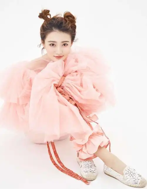 徐璐个人资料("内娱白富美"徐璐,这是杨幂最嫉妒的女艺人)-天晟网