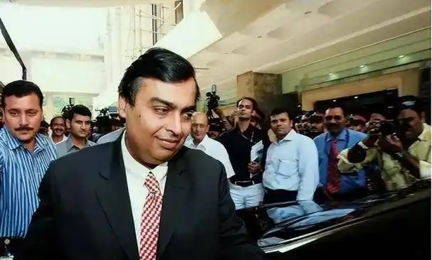 而穆克什并不是家里的独子,他还有一个弟弟阿尼尔安巴尼,家里面有这么